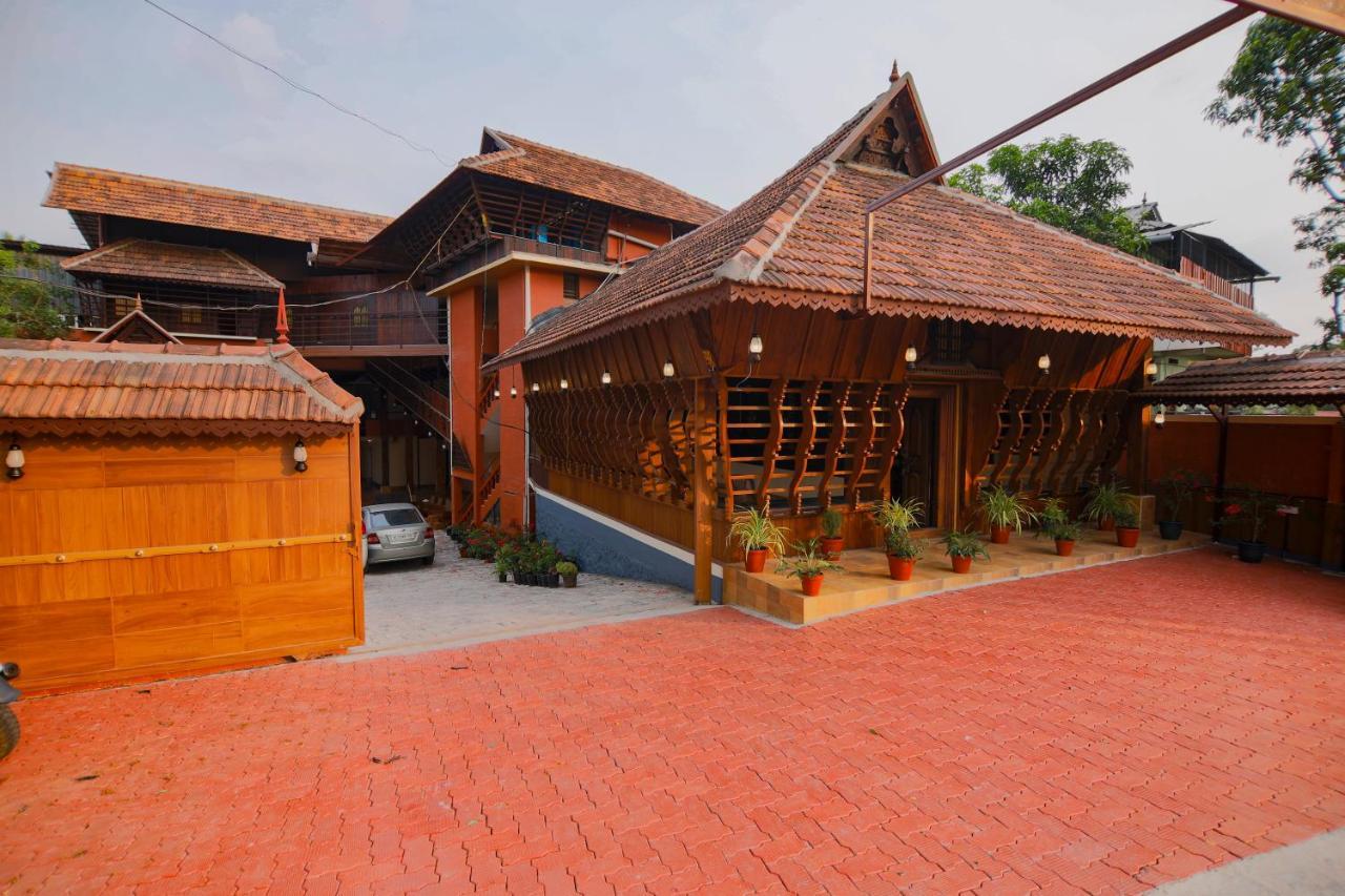 Jk Lodge 戈德亚姆 外观 照片