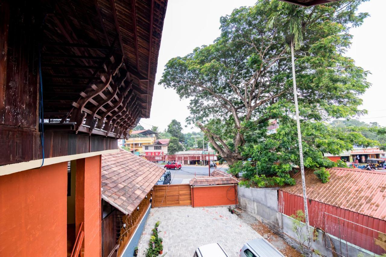 Jk Lodge 戈德亚姆 外观 照片